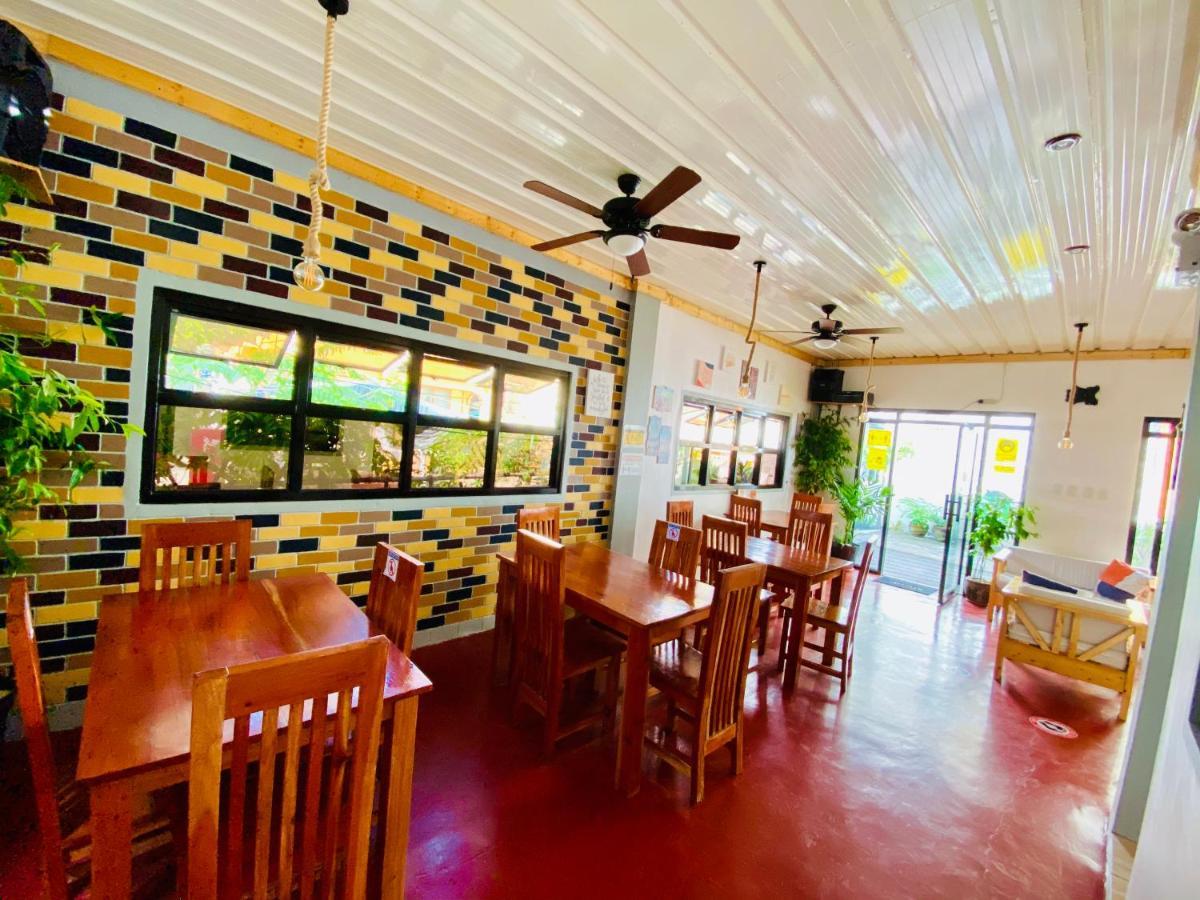 Marion Roos Hotel Puerto Galera Eksteriør billede